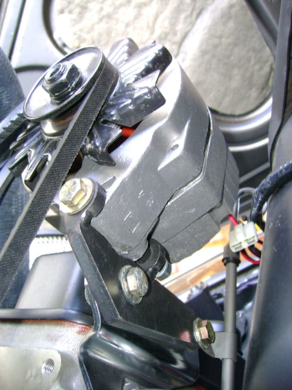 V8 ALTERNATOR HEADER ADAPTER BRACKET DRIVERS SIDE