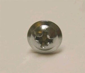 WHEEL OPENING MLDG SCREW
