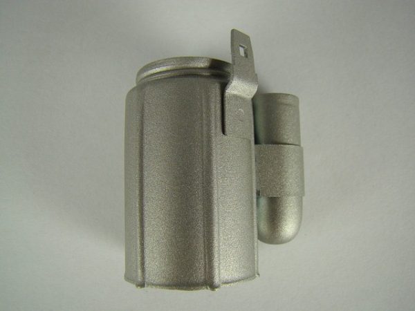 CIGARETTE LIGHTER HOUSING RETAINER