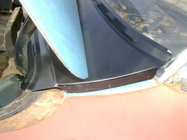 REAR GLASS TO TRUNK FILLER PANEL