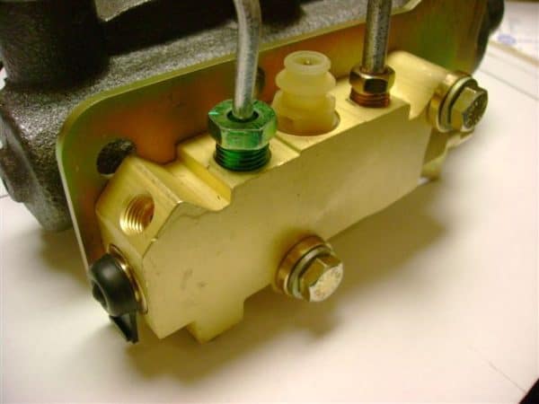 DUAL MASTER CYLINDER - DISC/DRUM