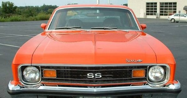 HOOD LIP MOLDING