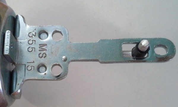 DISTRIBUTOR VACUUM ADVANCE 355 STAMP L 79