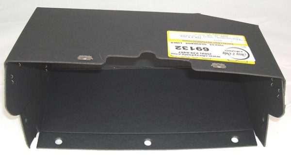 GLOVE BOX LINER